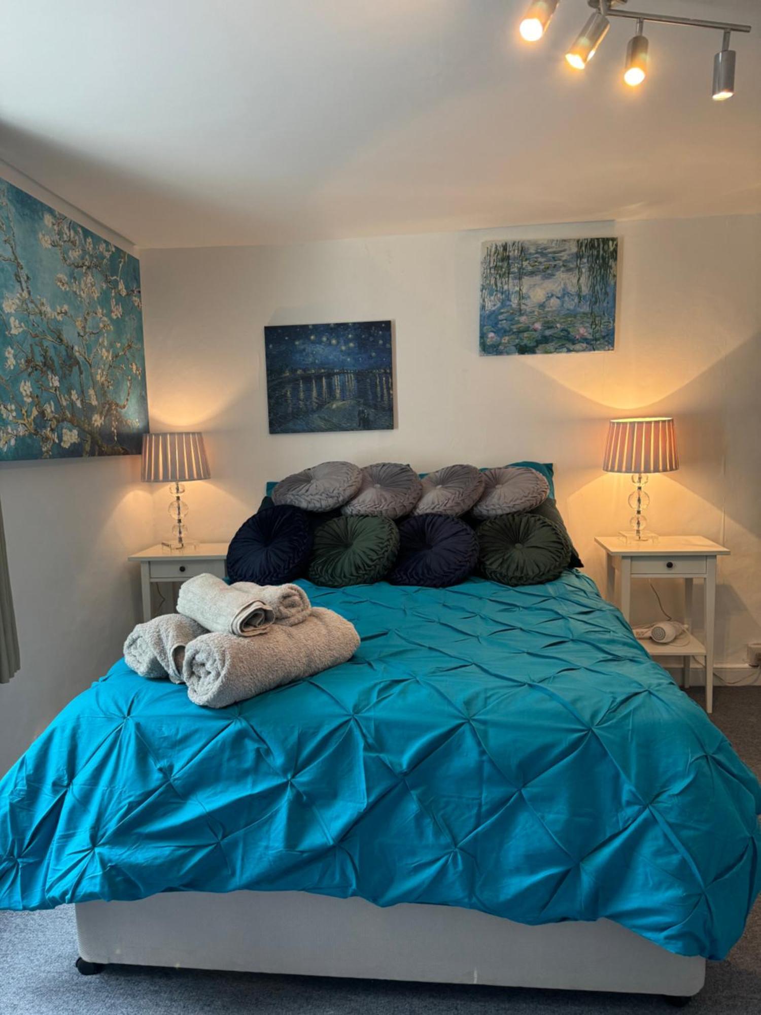 Beautiful Townhouse Next To Royal Victoria Park And Botanical Gardens Within Easy Walking Distance To Bath City Centre Esterno foto