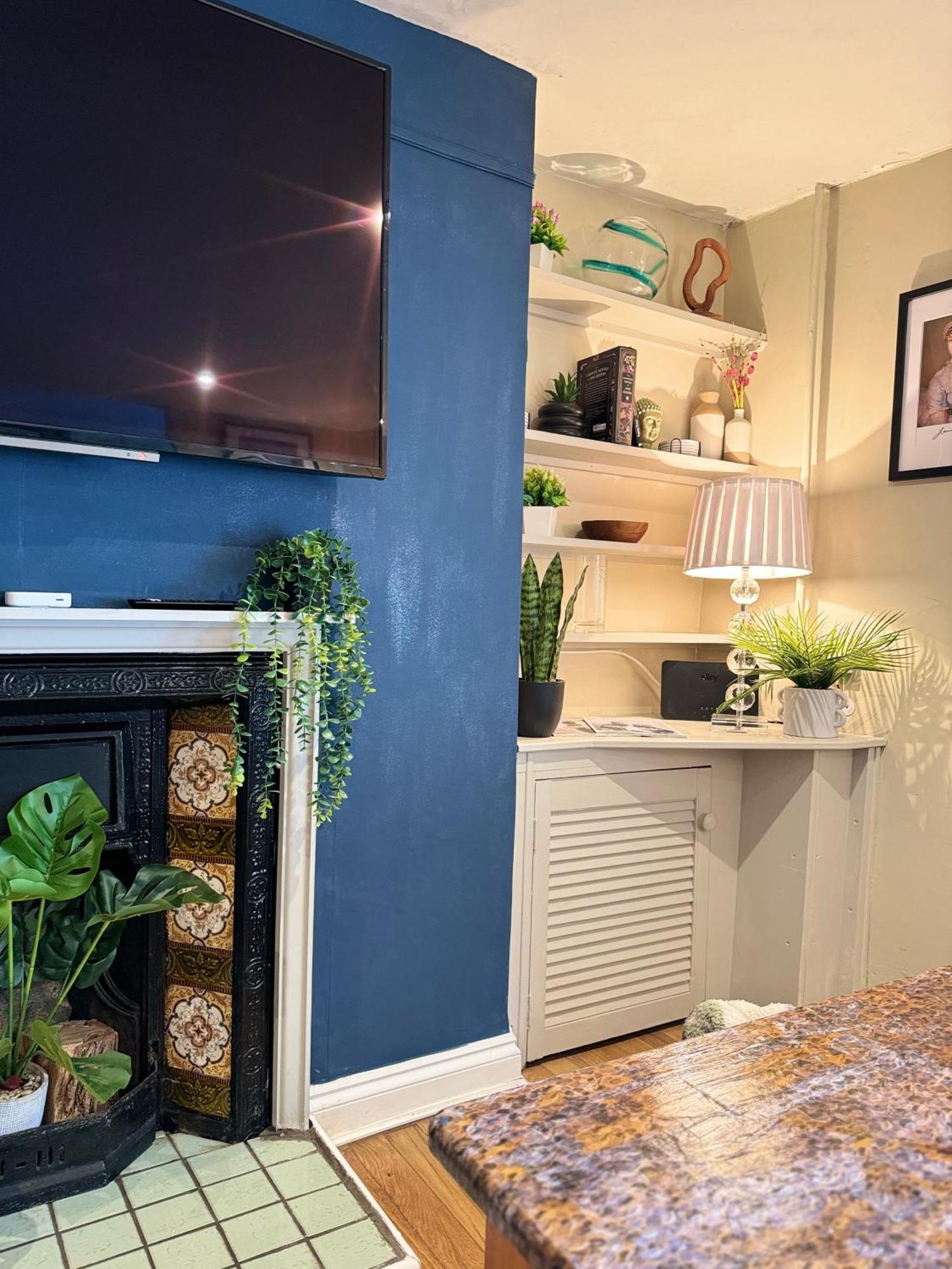 Beautiful Townhouse Next To Royal Victoria Park And Botanical Gardens Within Easy Walking Distance To Bath City Centre Esterno foto