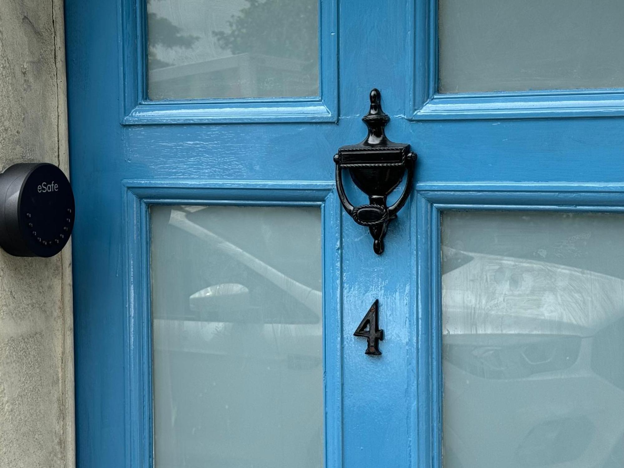 Beautiful Townhouse Next To Royal Victoria Park And Botanical Gardens Within Easy Walking Distance To Bath City Centre Esterno foto