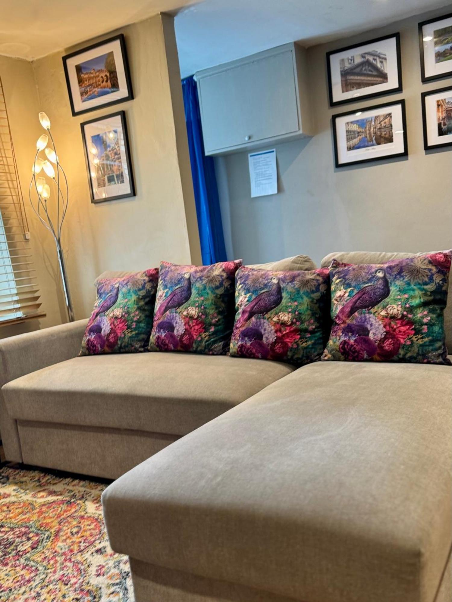 Beautiful Townhouse Next To Royal Victoria Park And Botanical Gardens Within Easy Walking Distance To Bath City Centre Esterno foto